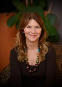 Photo of Lisa Raffoul 