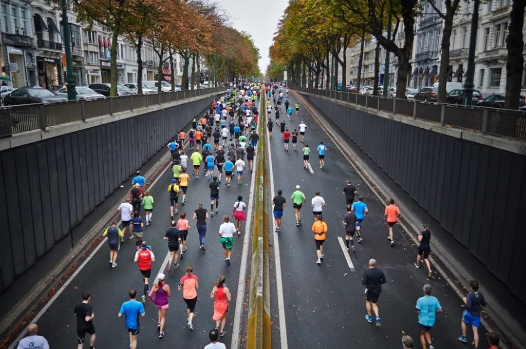 People running